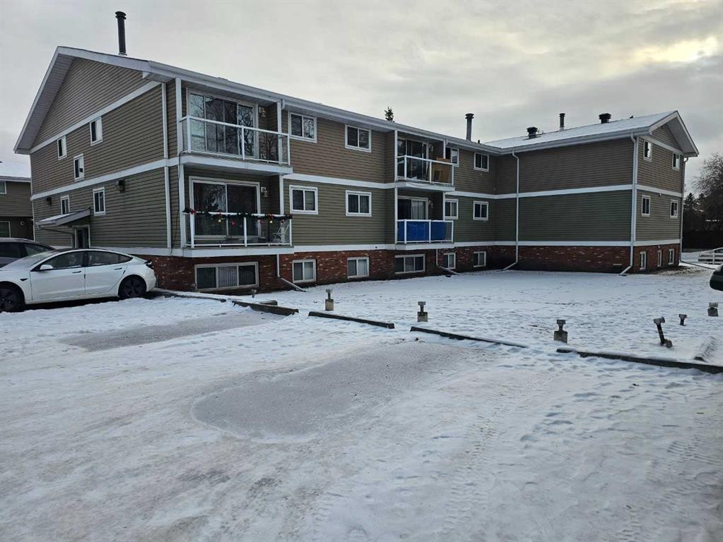 105-5812 61 Street, Red Deer, AB - Outdoor