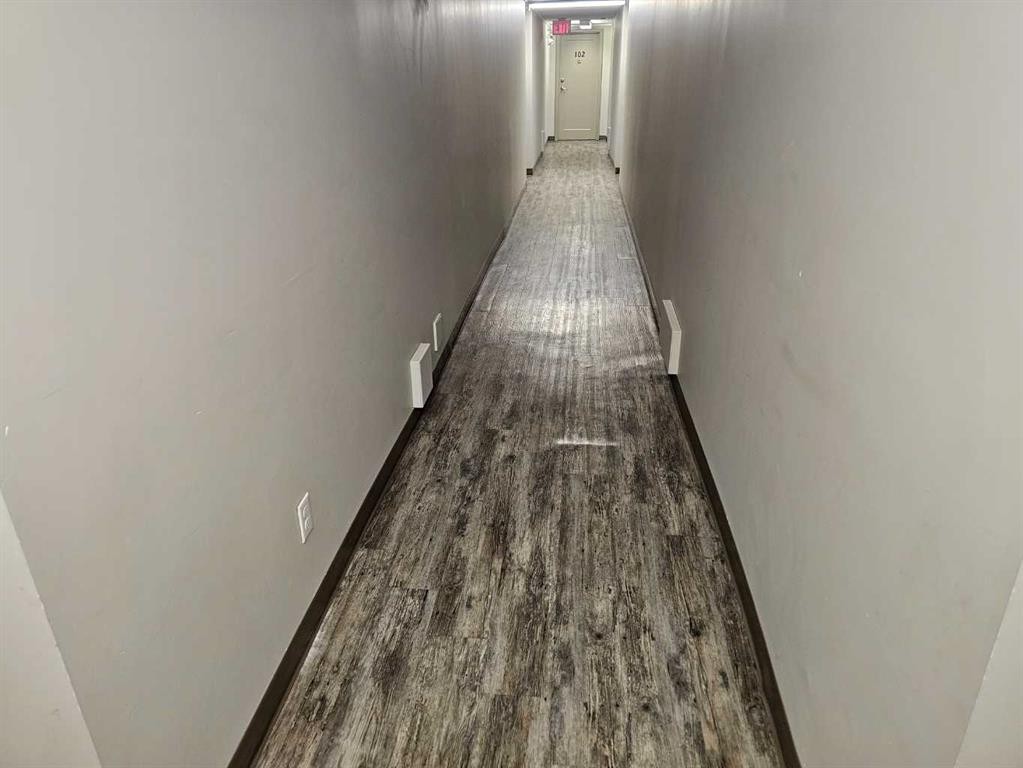 105-5812 61 Street, Red Deer, AB - Indoor Photo Showing Other Room
