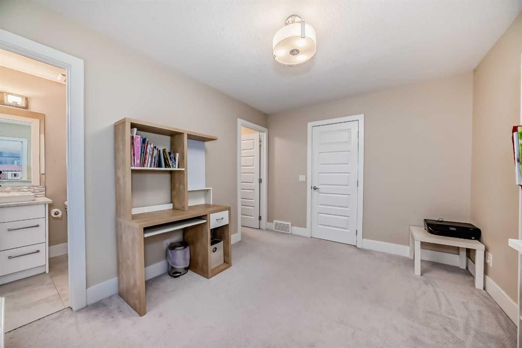 4 Quarry Lane Se, Calgary, AB - Indoor