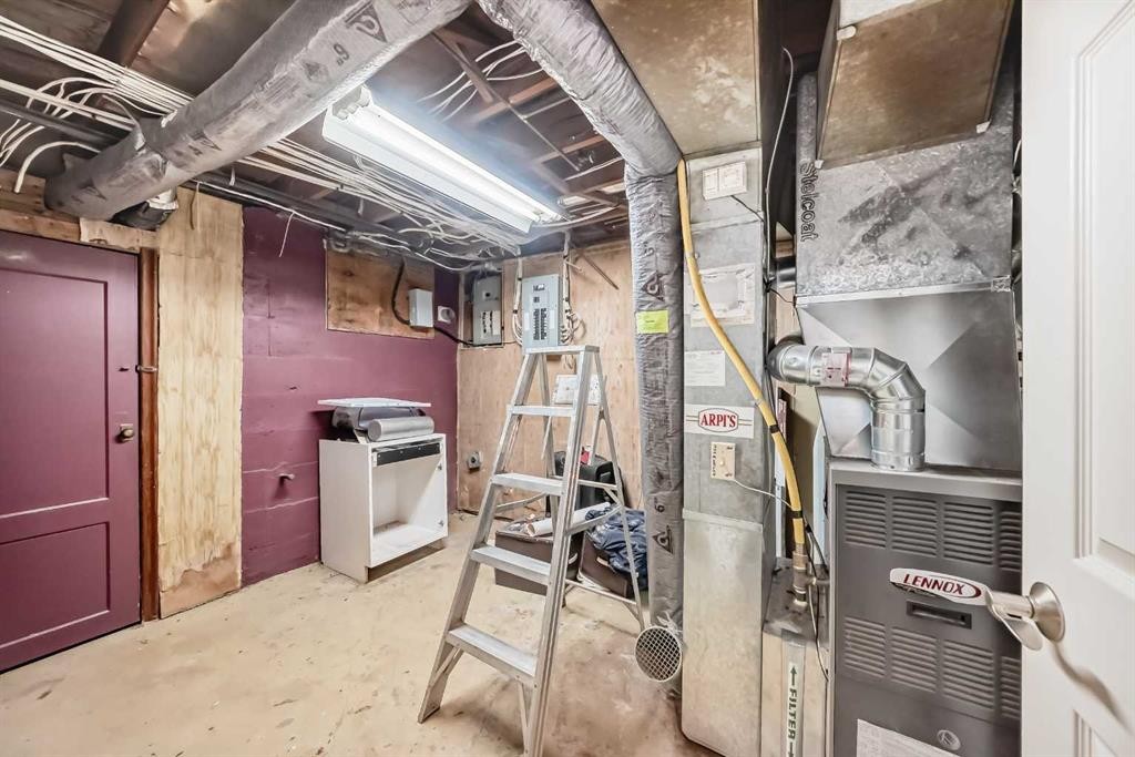 2204 25 Avenue Nw, Calgary, AB - Indoor Photo Showing Basement