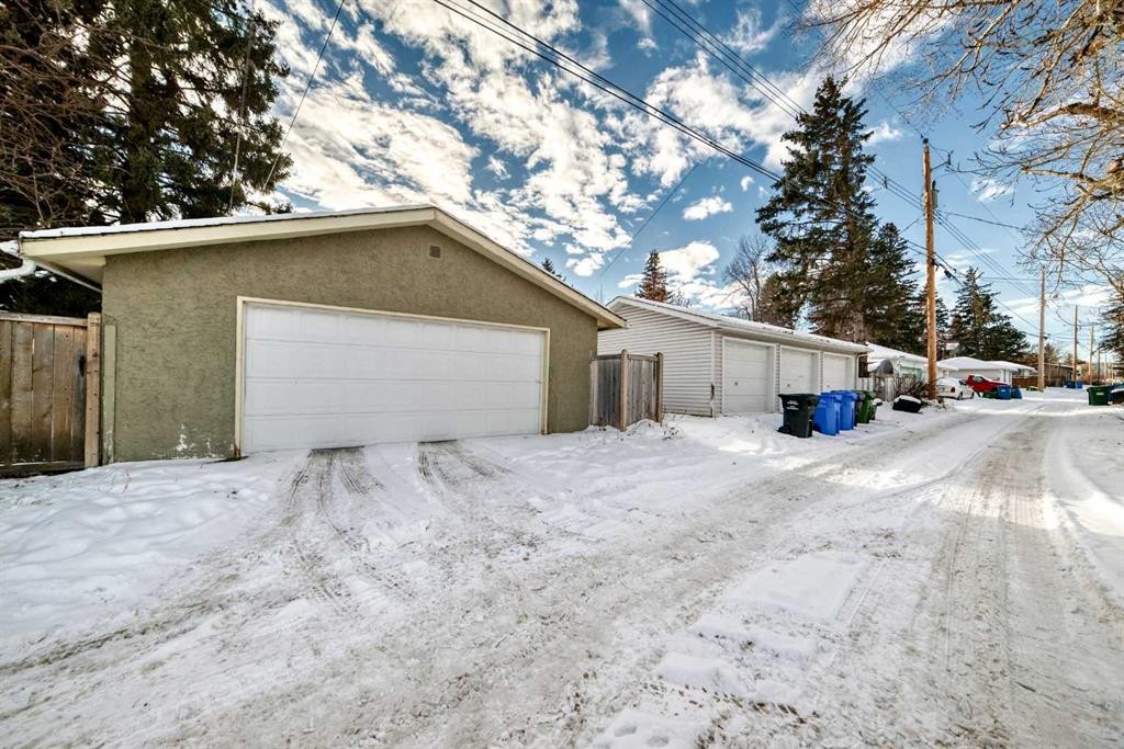 2204 25 Avenue Nw, Calgary, AB - Outdoor