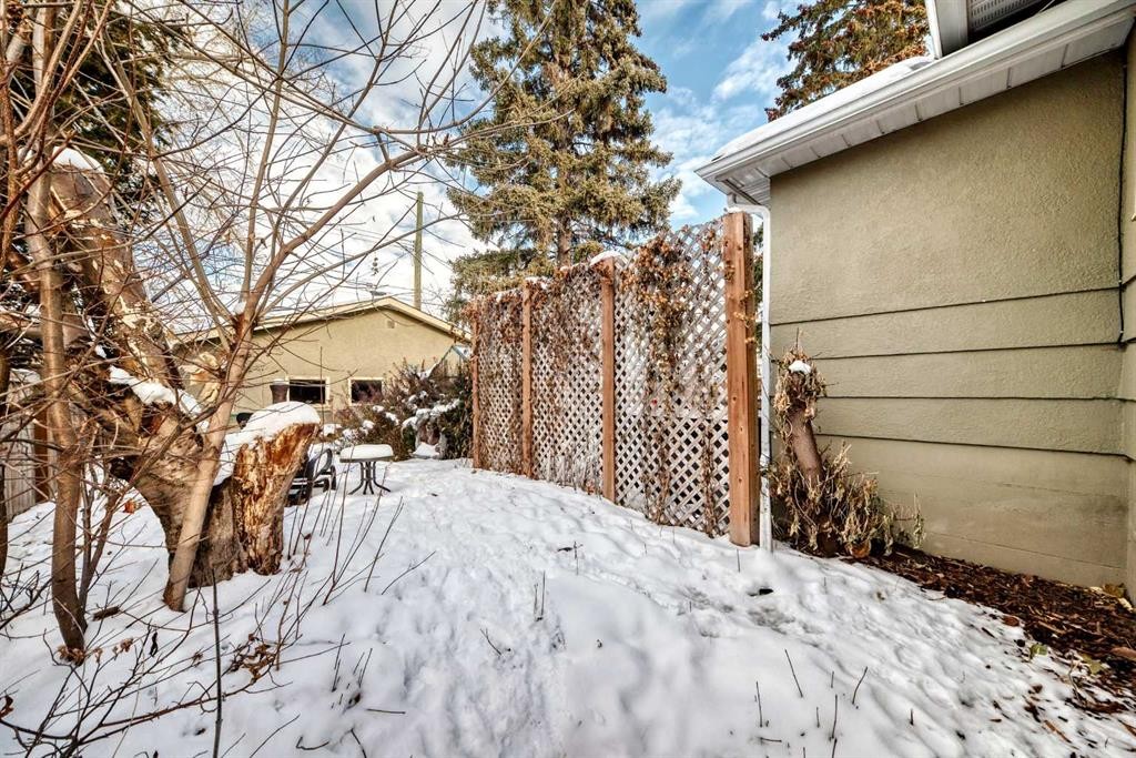 2204 25 Avenue Nw, Calgary, AB - Outdoor