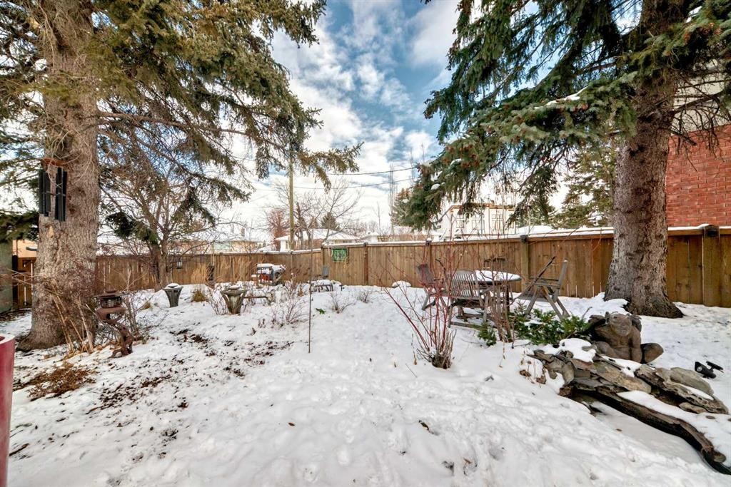 2204 25 Avenue Nw, Calgary, AB - Outdoor