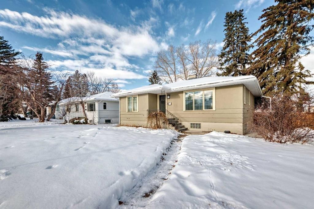 2204 25 Avenue Nw, Calgary, AB - Outdoor With Facade