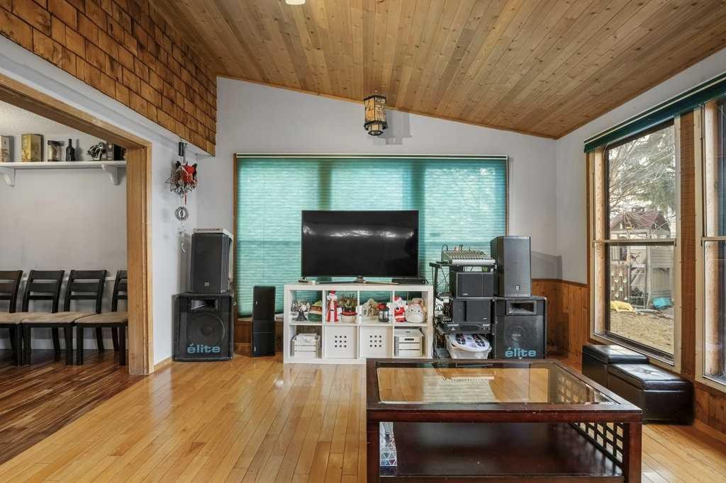 4704 Marbury Place Ne, Calgary, AB - Indoor