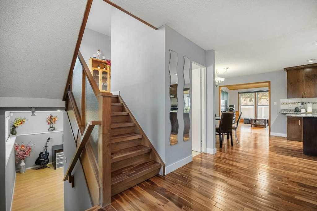 4704 Marbury Place Ne, Calgary, AB - Indoor Photo Showing Other Room