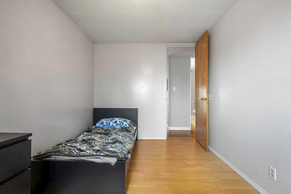 4704 Marbury Place Ne, Calgary, AB - Indoor Photo Showing Other Room