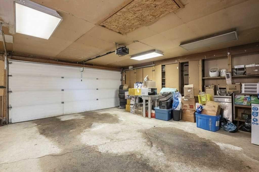 4704 Marbury Place Ne, Calgary, AB - Indoor Photo Showing Garage