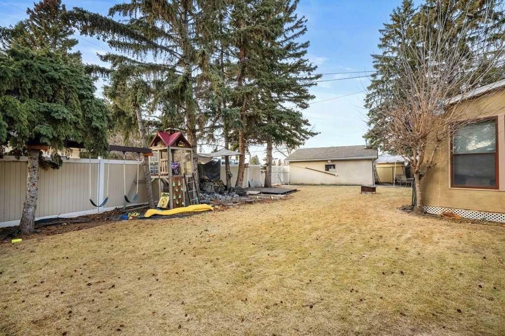 4704 Marbury Place Ne, Calgary, AB - Outdoor