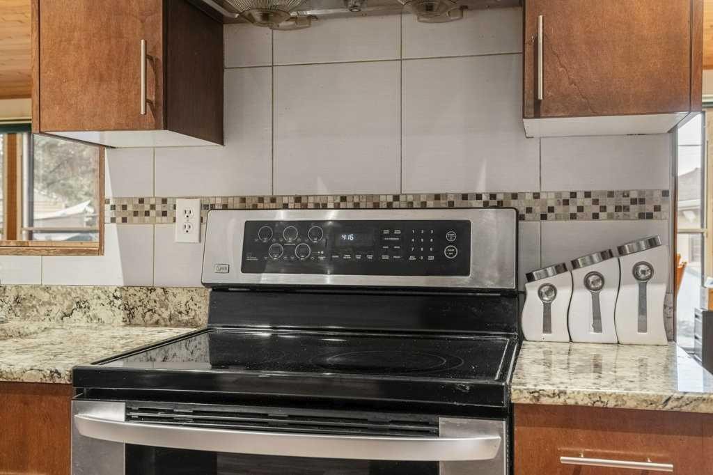 4704 Marbury Place Ne, Calgary, AB - Indoor Photo Showing Kitchen