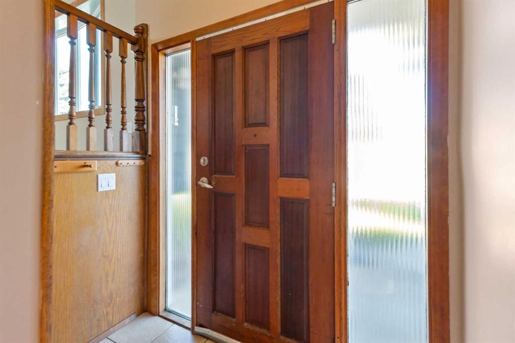 125 Big Springs Drive, Airdrie, AB - Indoor Photo Showing Other Room