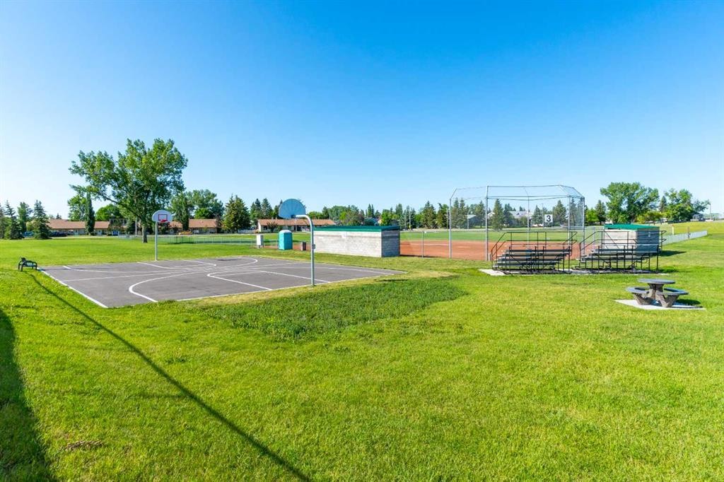 1001A Highway 2A, Carstairs, AB