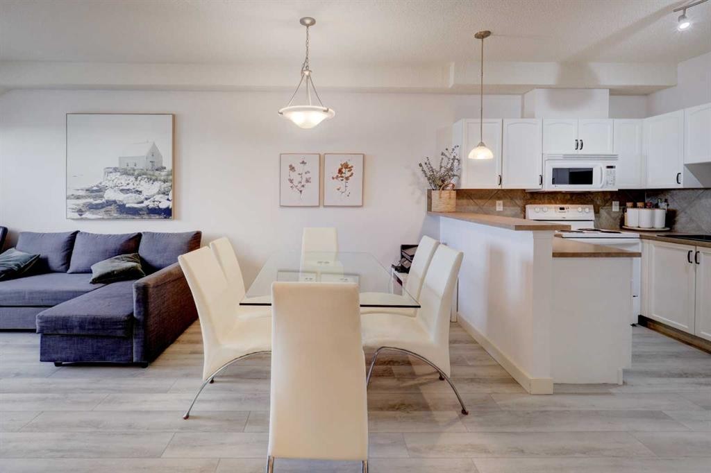 402-120 Country Village Circle Ne, Calgary, AB - Indoor