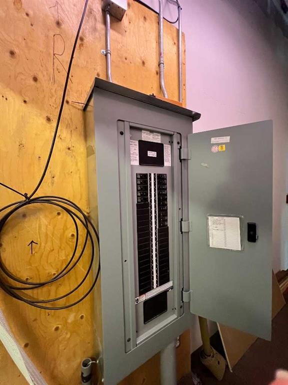 105-1010 Railway Street, Crossfield, AB