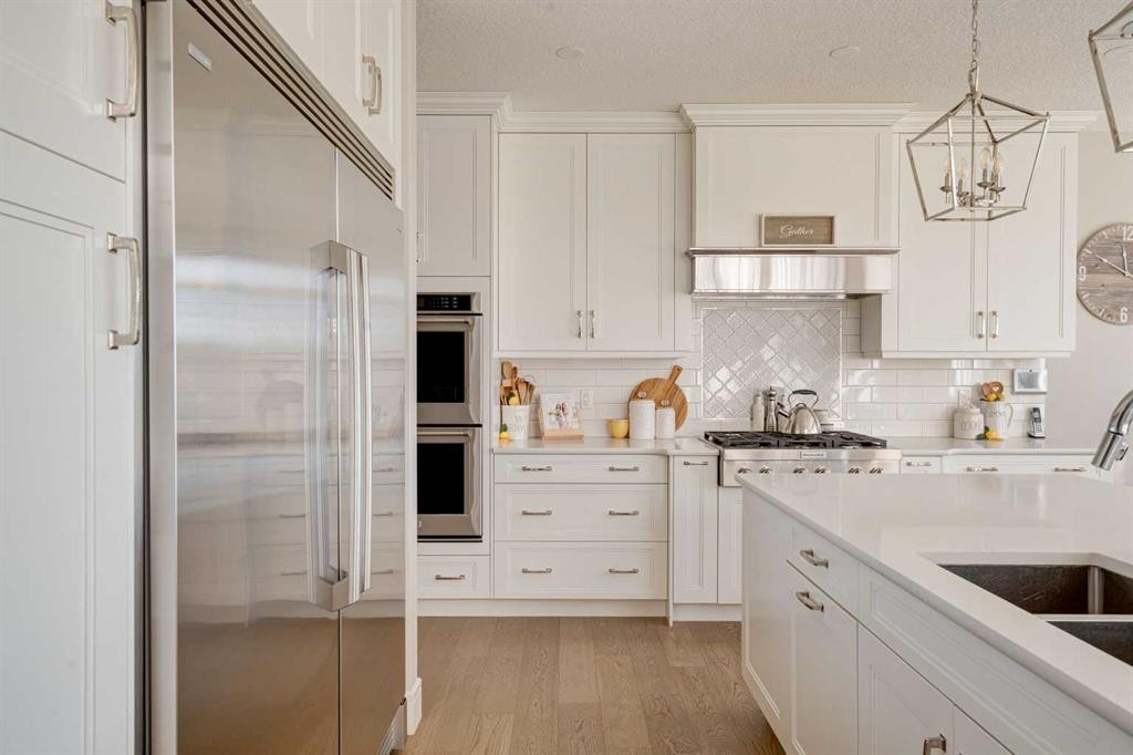 147 Legacy Mount Se, Calgary, AB - Indoor Photo Showing Kitchen With Upgraded Kitchen