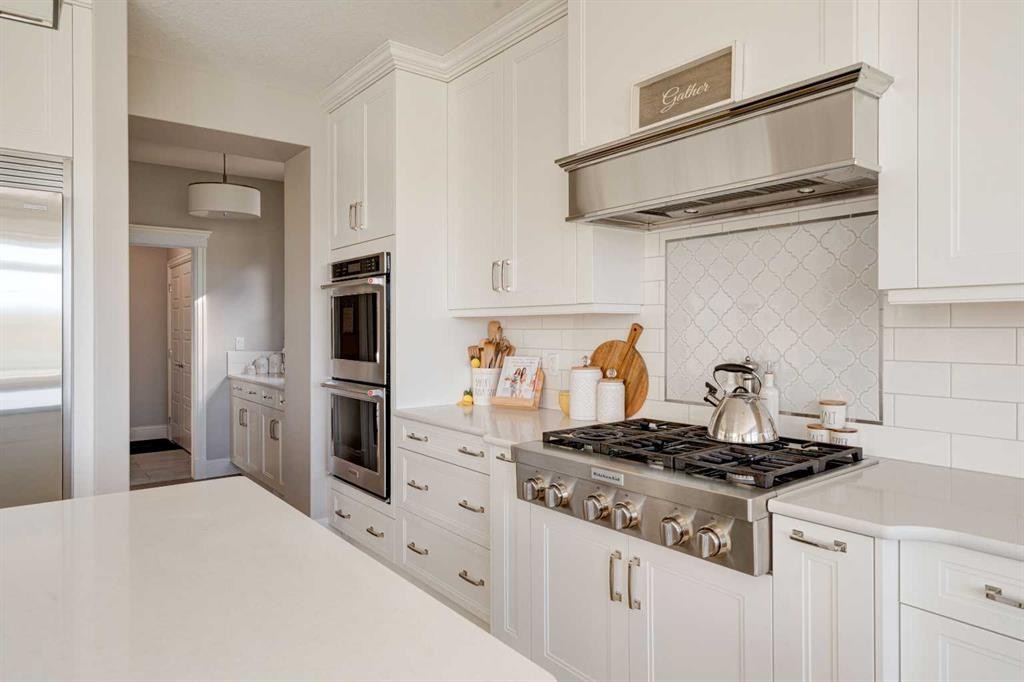 147 Legacy Mount Se, Calgary, AB - Indoor Photo Showing Kitchen With Upgraded Kitchen