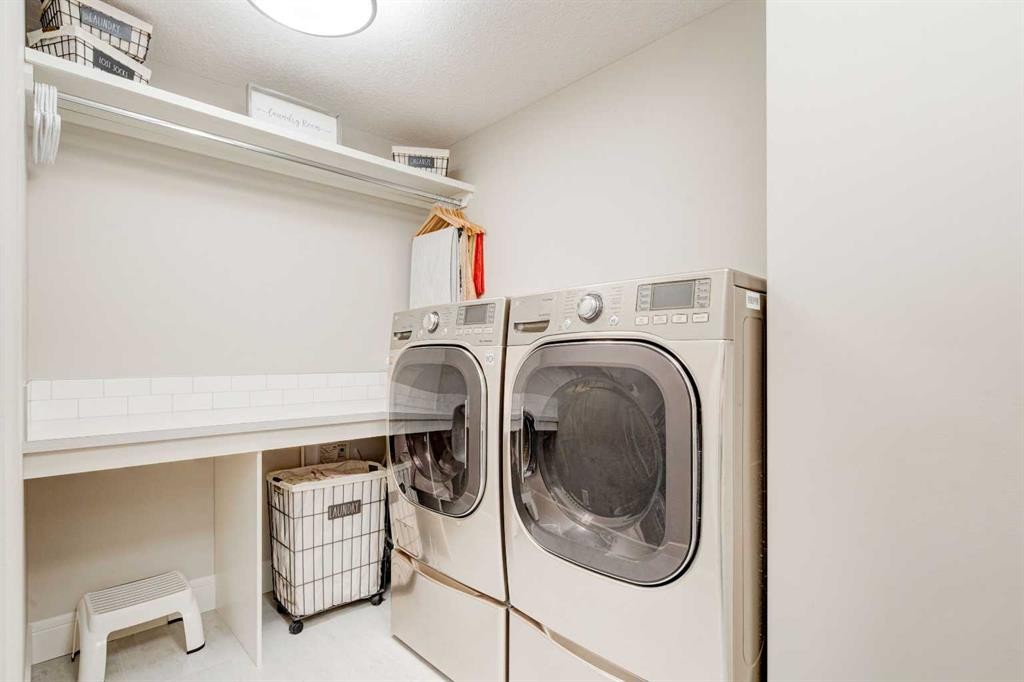 147 Legacy Mount Se, Calgary, AB - Indoor Photo Showing Laundry Room