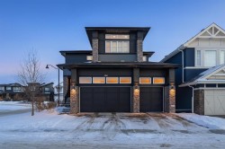154 Aspen Summit Close SW Calgary, AB T3H 6B3