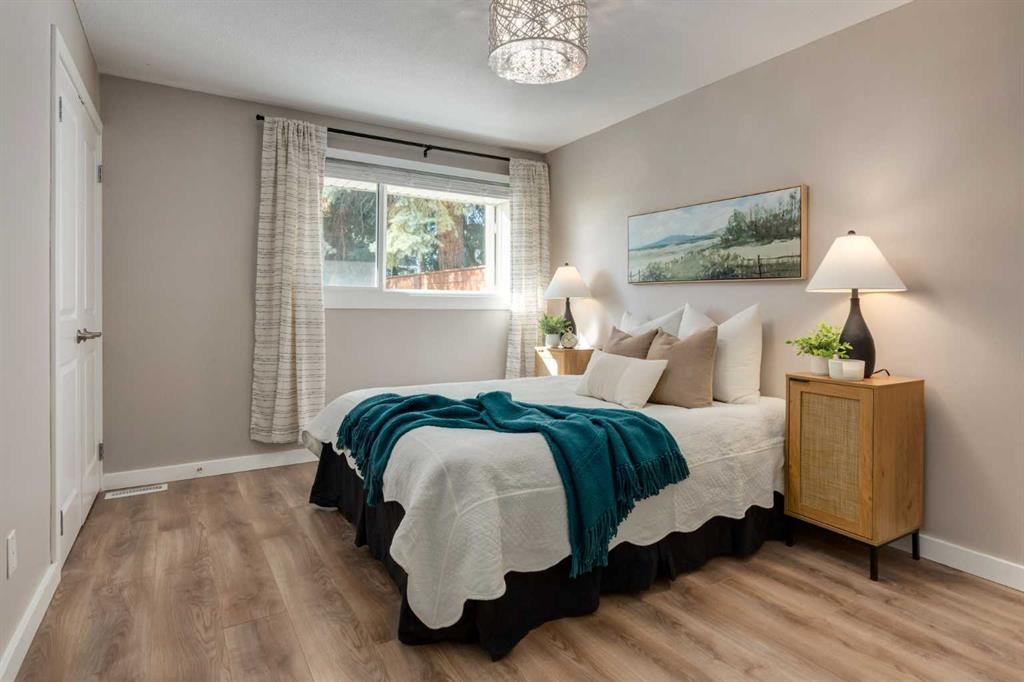 308-13104 Elbow Drive Sw, Calgary, AB - Indoor Photo Showing Bedroom