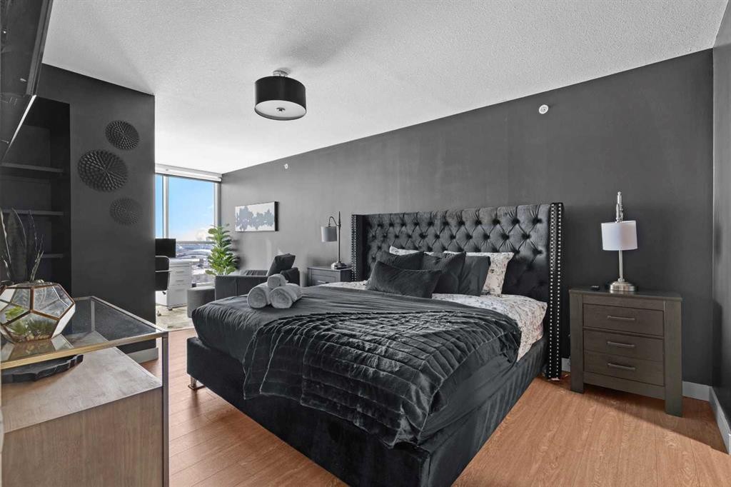 1602-188 15 Avenue Sw, Calgary, AB - Indoor Photo Showing Bedroom