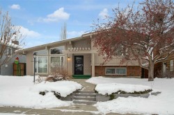 219 Parkwood Place SE Calgary, AB T2J 3X2