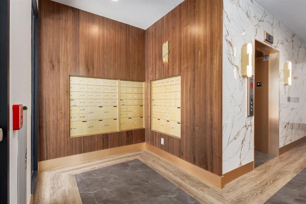 2101-4270 Norford Avenue Nw, Calgary, AB - Indoor Photo Showing Other Room