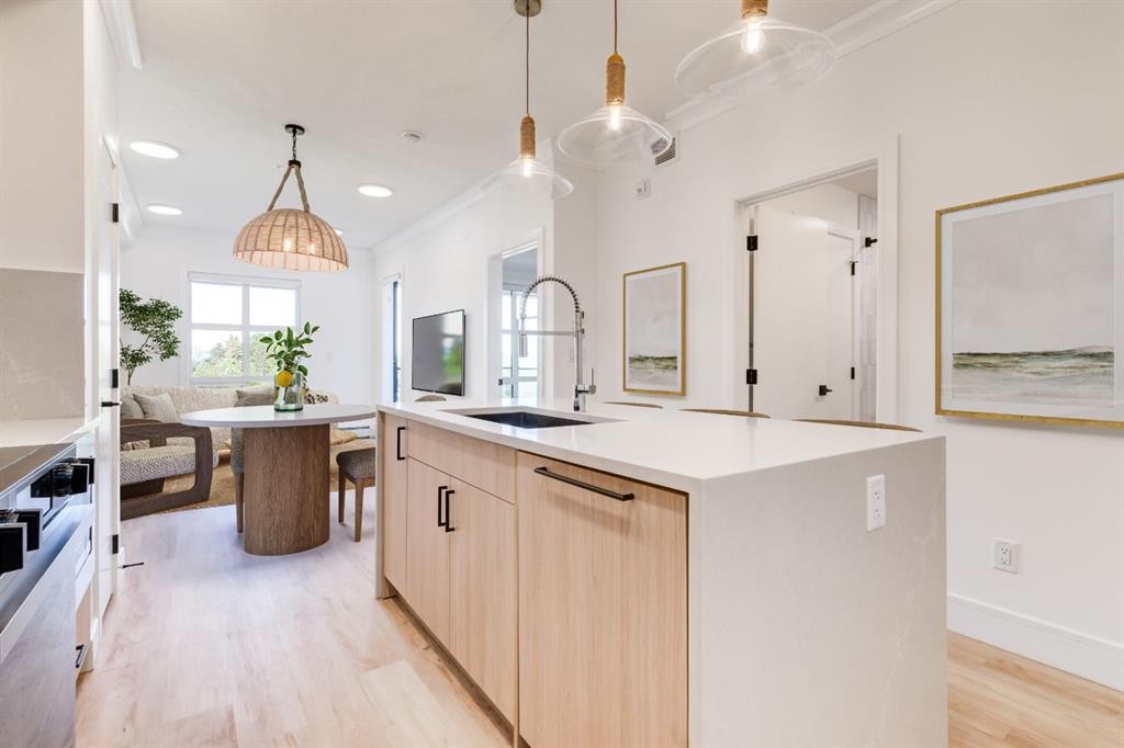 2101-4270 Norford Avenue Nw, Calgary, AB - Indoor Photo Showing Kitchen With Upgraded Kitchen