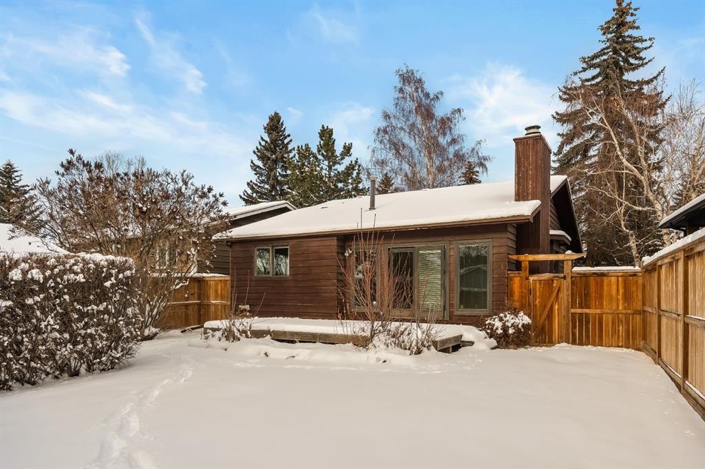 716 Coach Bluff Crescent Sw, Calgary, AB - Outdoor