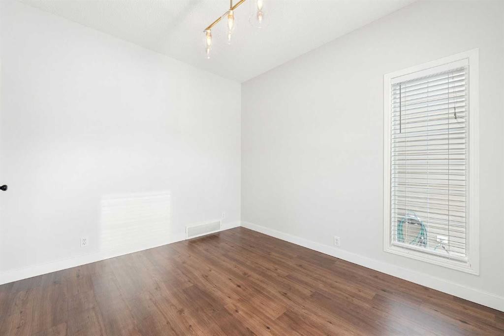 283 Prestwick Landing Se, Calgary, AB - Indoor Photo Showing Other Room