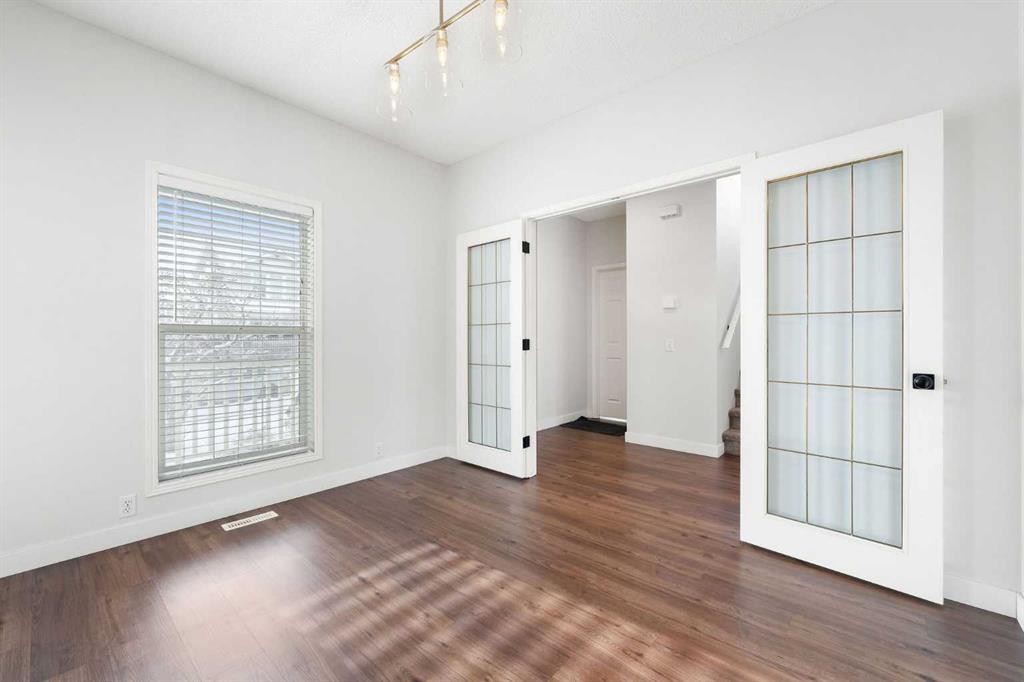 283 Prestwick Landing Se, Calgary, AB - Indoor Photo Showing Other Room