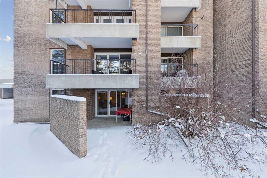 1107-201 Brae Glen Sw, Calgary, AB - Outdoor