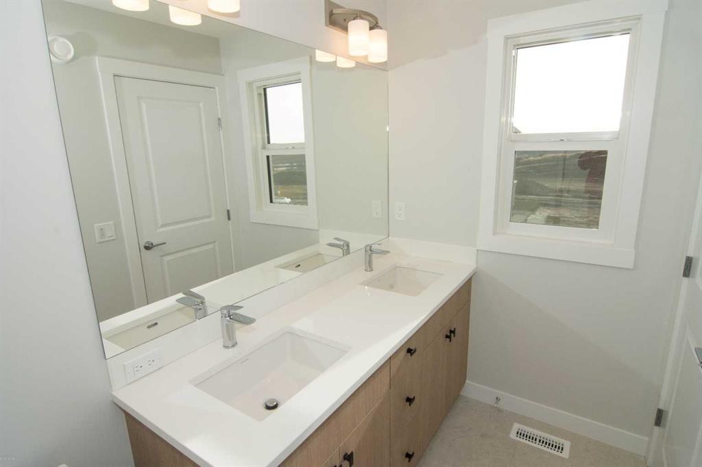 34 Setonvista Grove Se, Calgary, AB