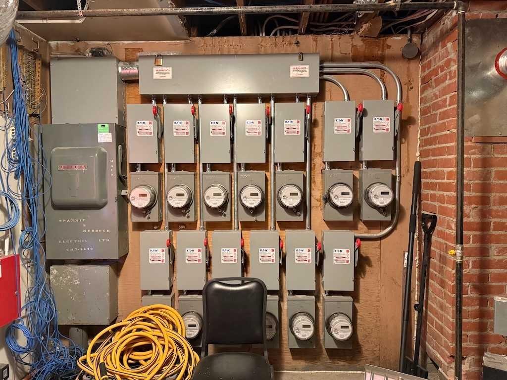 1821 17 Street Sw, Calgary, AB - Indoor Photo Showing Basement