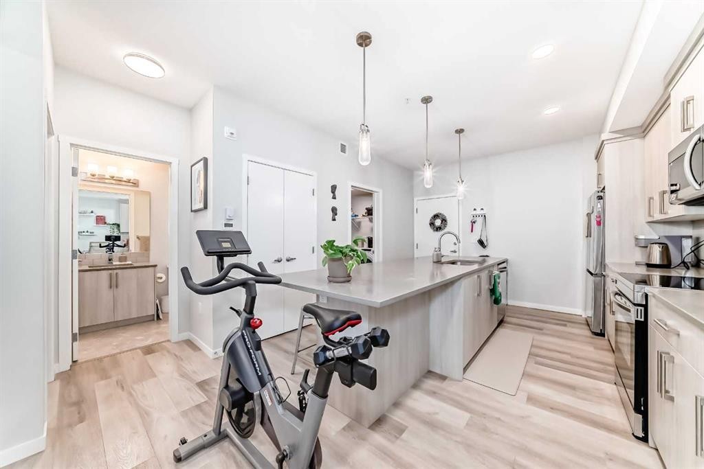 2401-42 Cranbrook Gardens Se, Calgary, AB - Indoor Photo Showing Kitchen With Upgraded Kitchen