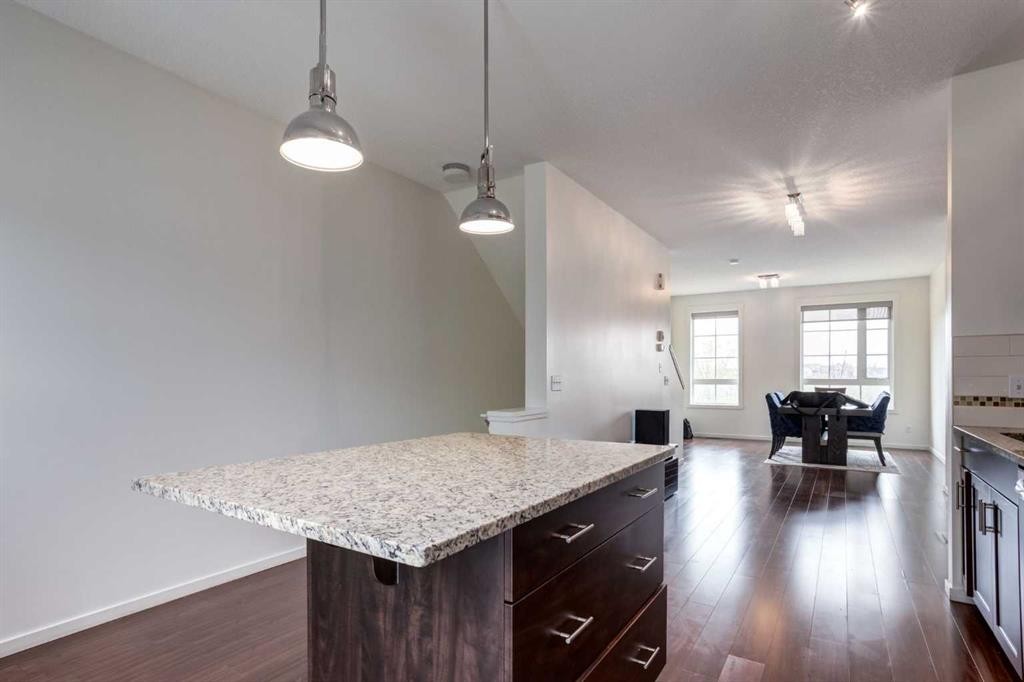 215 Copperpond Common Se, Calgary, AB - Indoor Photo Showing Kitchen With Upgraded Kitchen