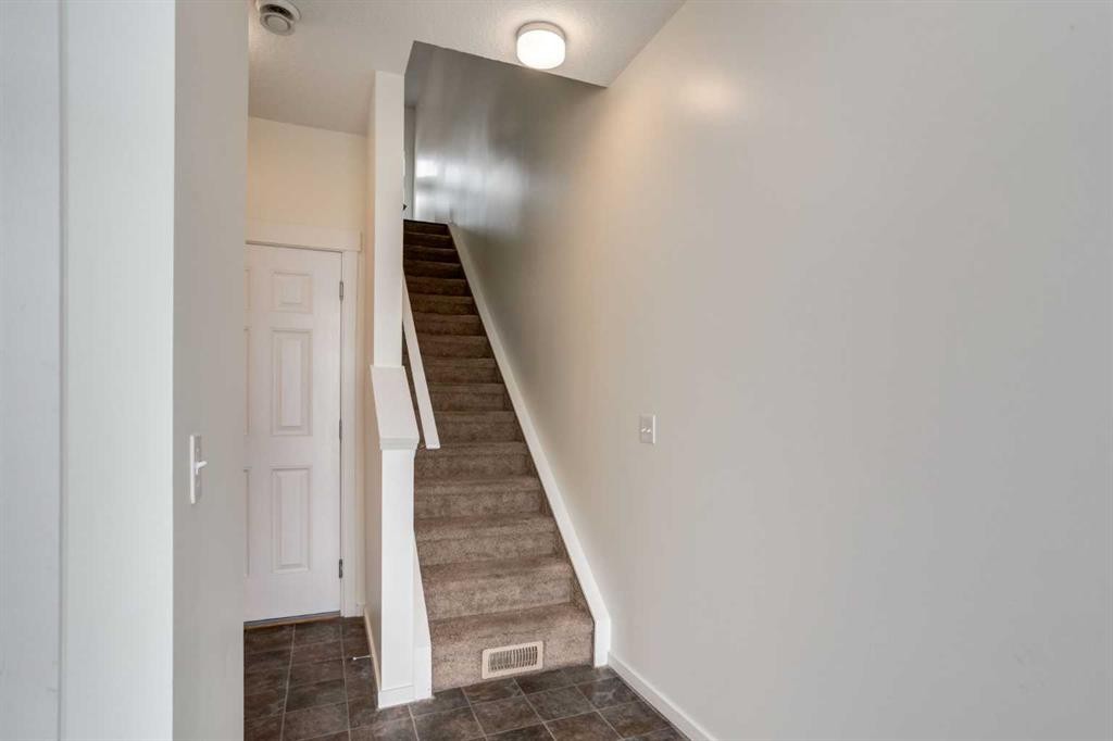 215 Copperpond Common Se, Calgary, AB - Indoor Photo Showing Other Room