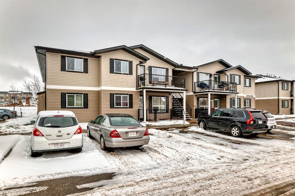 200-8 Bayside Place, Strathmore, AB - Outdoor