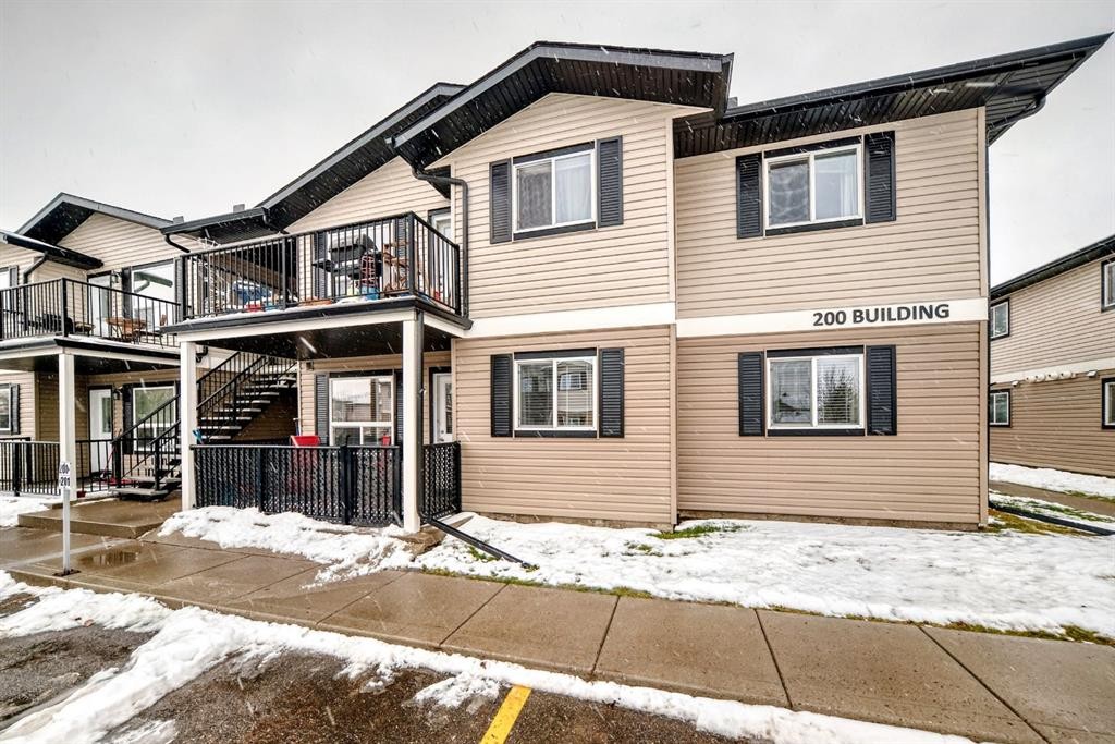 200-8 Bayside Place, Strathmore, AB - Outdoor With Deck Patio Veranda