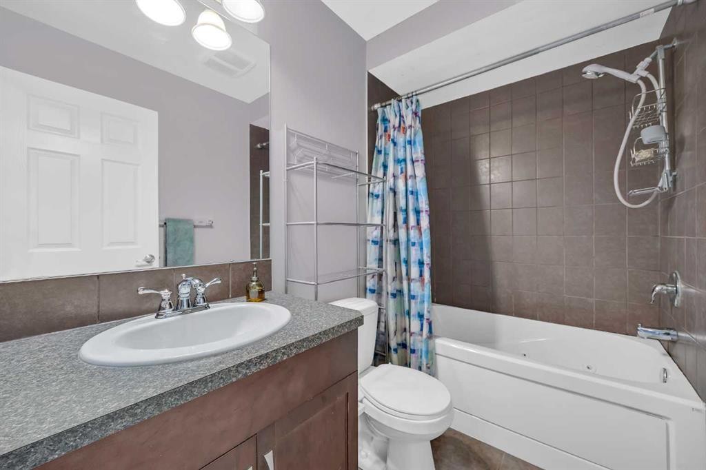 126 Windstone Avenue Sw, Airdrie, AB - Indoor Photo Showing Bathroom