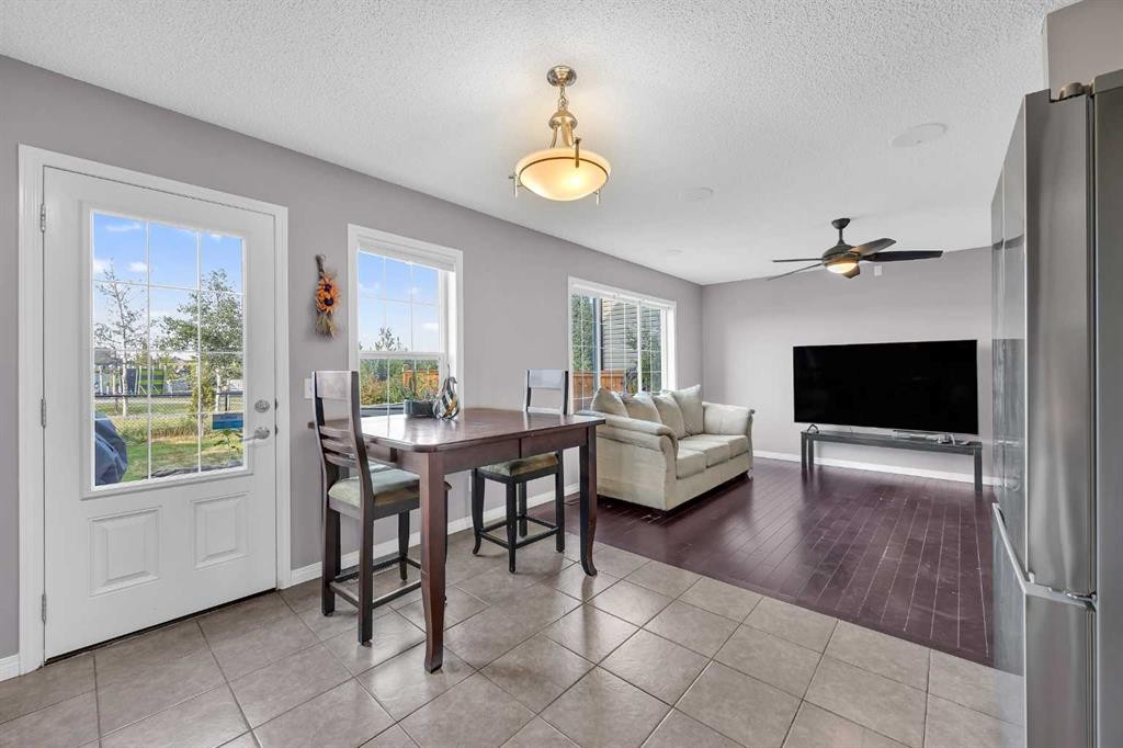 126 Windstone Avenue Sw, Airdrie, AB - Indoor
