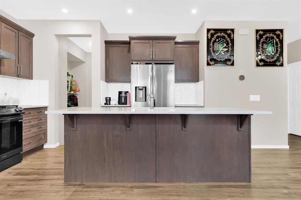 113 Cityline Square Ne, Calgary, AB - Indoor Photo Showing Kitchen With Upgraded Kitchen