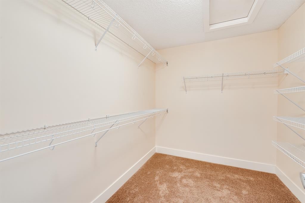 2-2008 12 Avenue Sw, Calgary, AB - Indoor With Storage