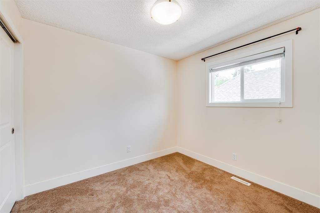 2-2008 12 Avenue Sw, Calgary, AB - Indoor Photo Showing Other Room