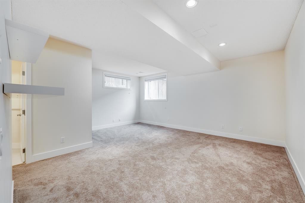 2-2008 12 Avenue Sw, Calgary, AB - Indoor Photo Showing Other Room