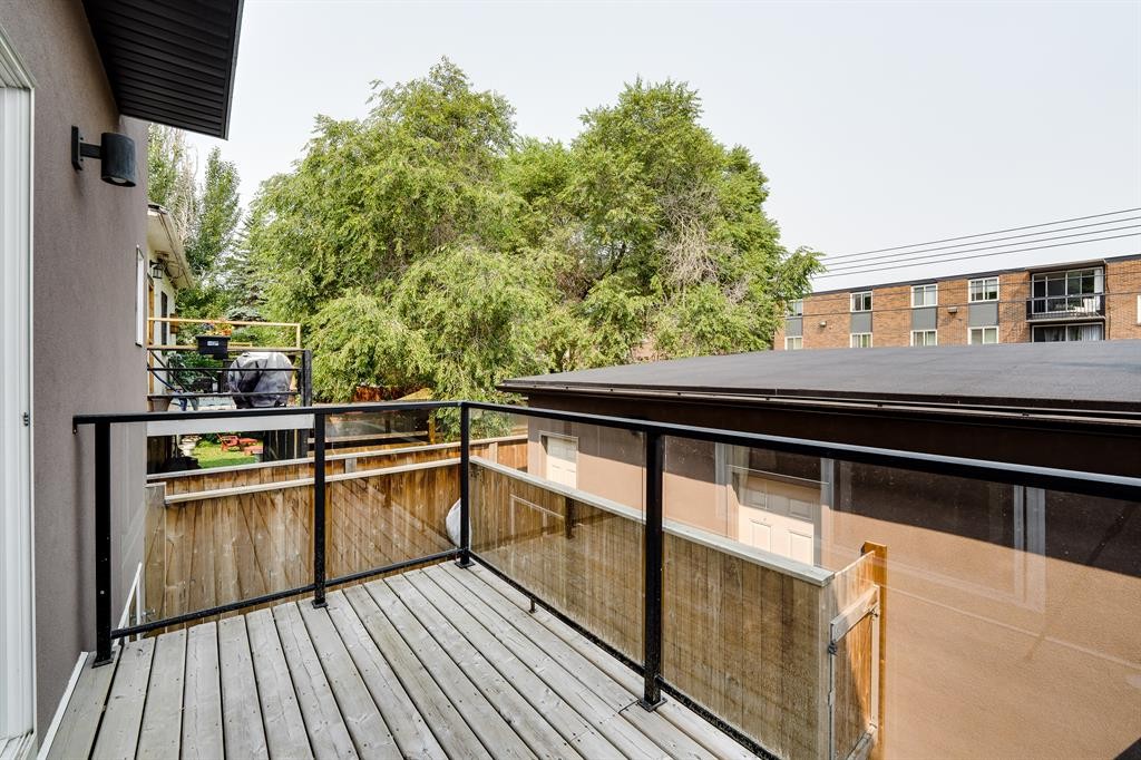 2-2008 12 Avenue Sw, Calgary, AB - Outdoor With Exterior