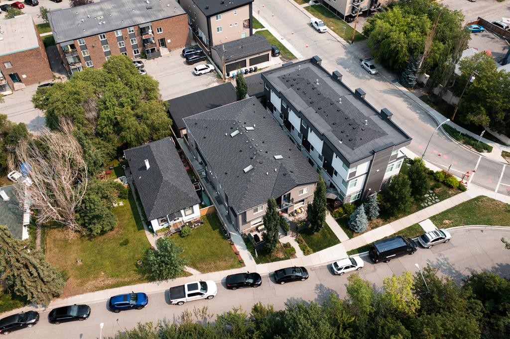 2-2008 12 Avenue Sw, Calgary, AB - Outdoor With View