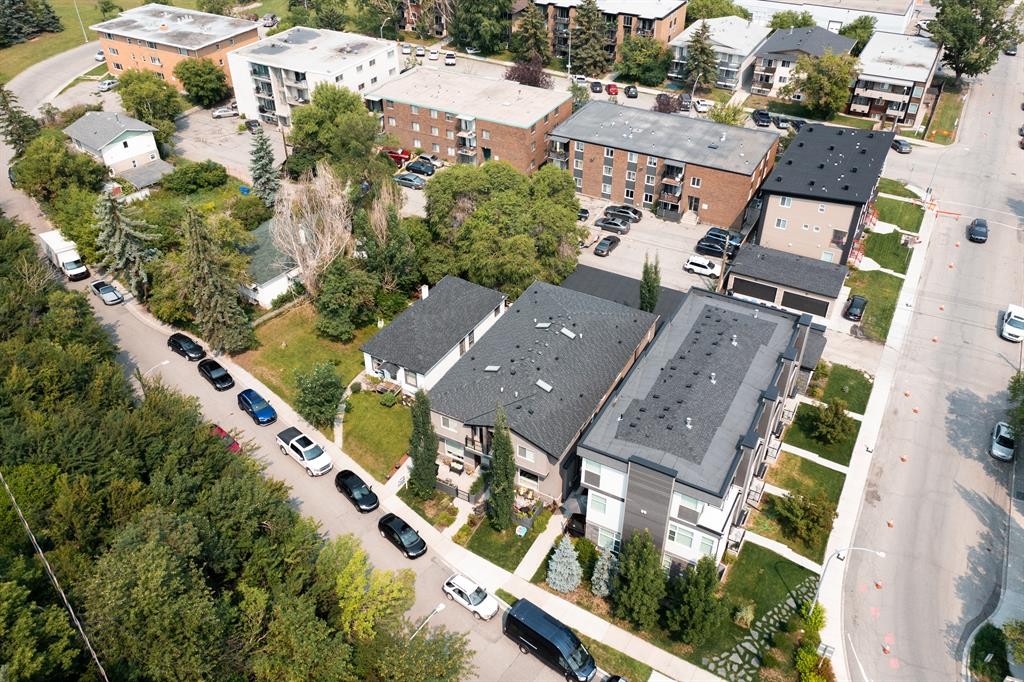 2-2008 12 Avenue Sw, Calgary, AB - Outdoor With View