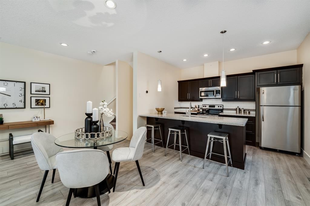 2-2008 12 Avenue Sw, Calgary, AB - Indoor