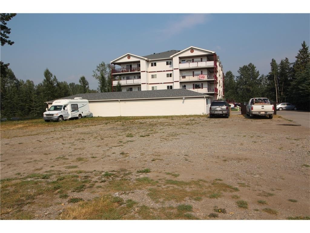 201 Center Street, Sundre, AB