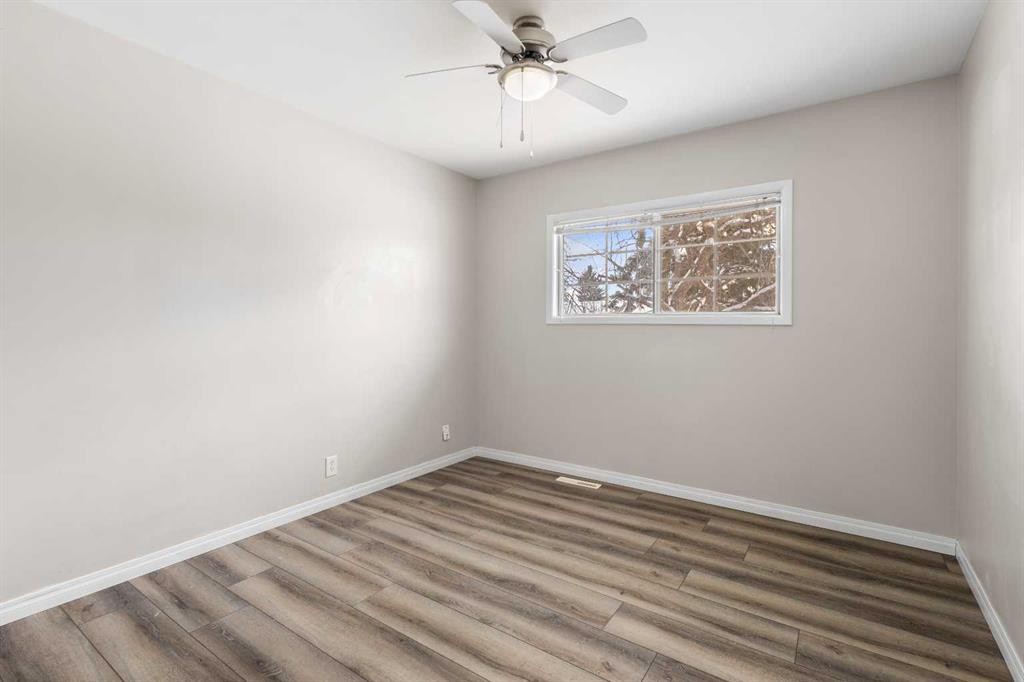 4612 Fortune Road Se, Calgary, AB - Indoor Photo Showing Other Room